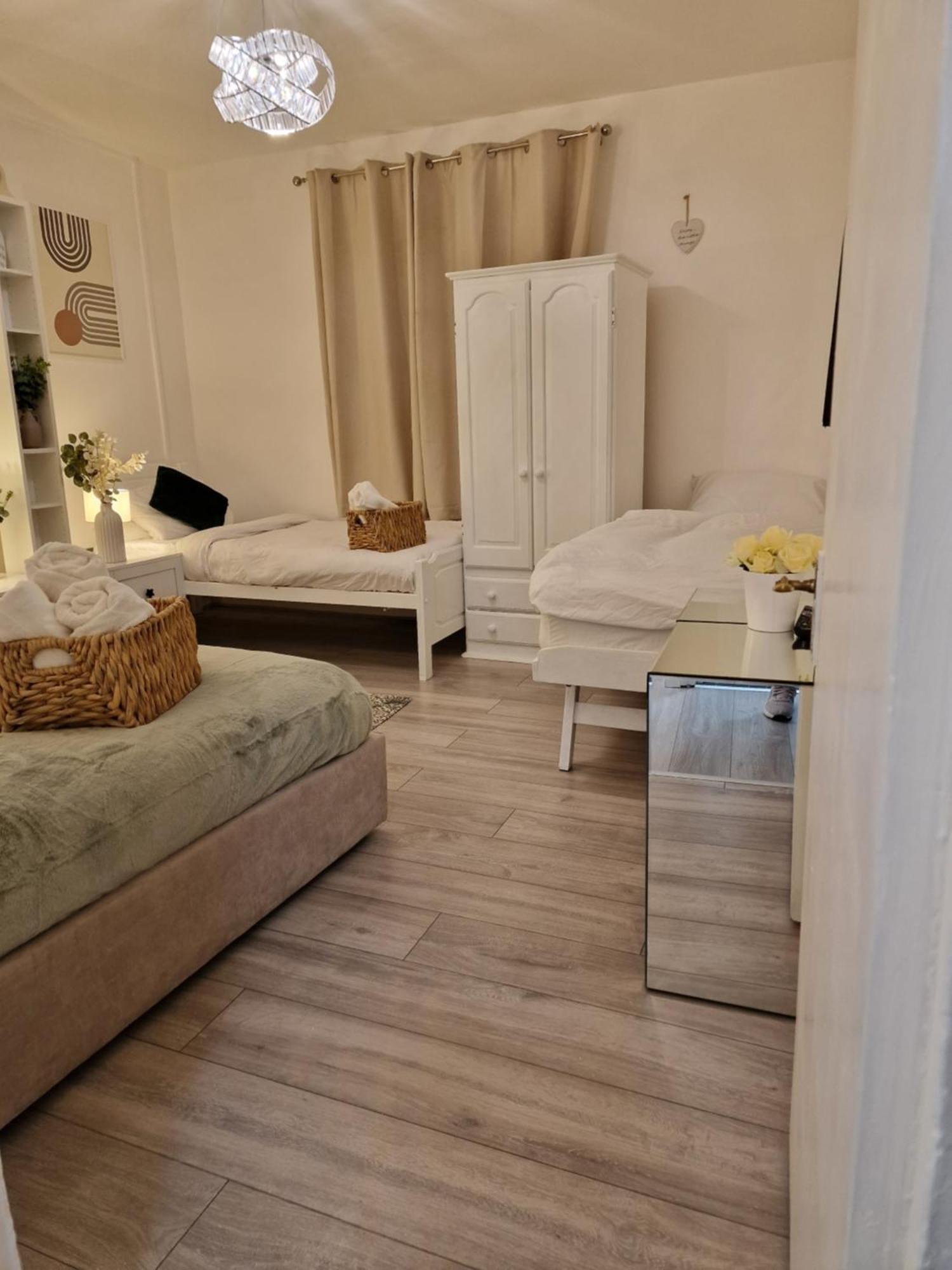 London - 1 Bedroom - 1 Bathroom - Wifi 외부 사진